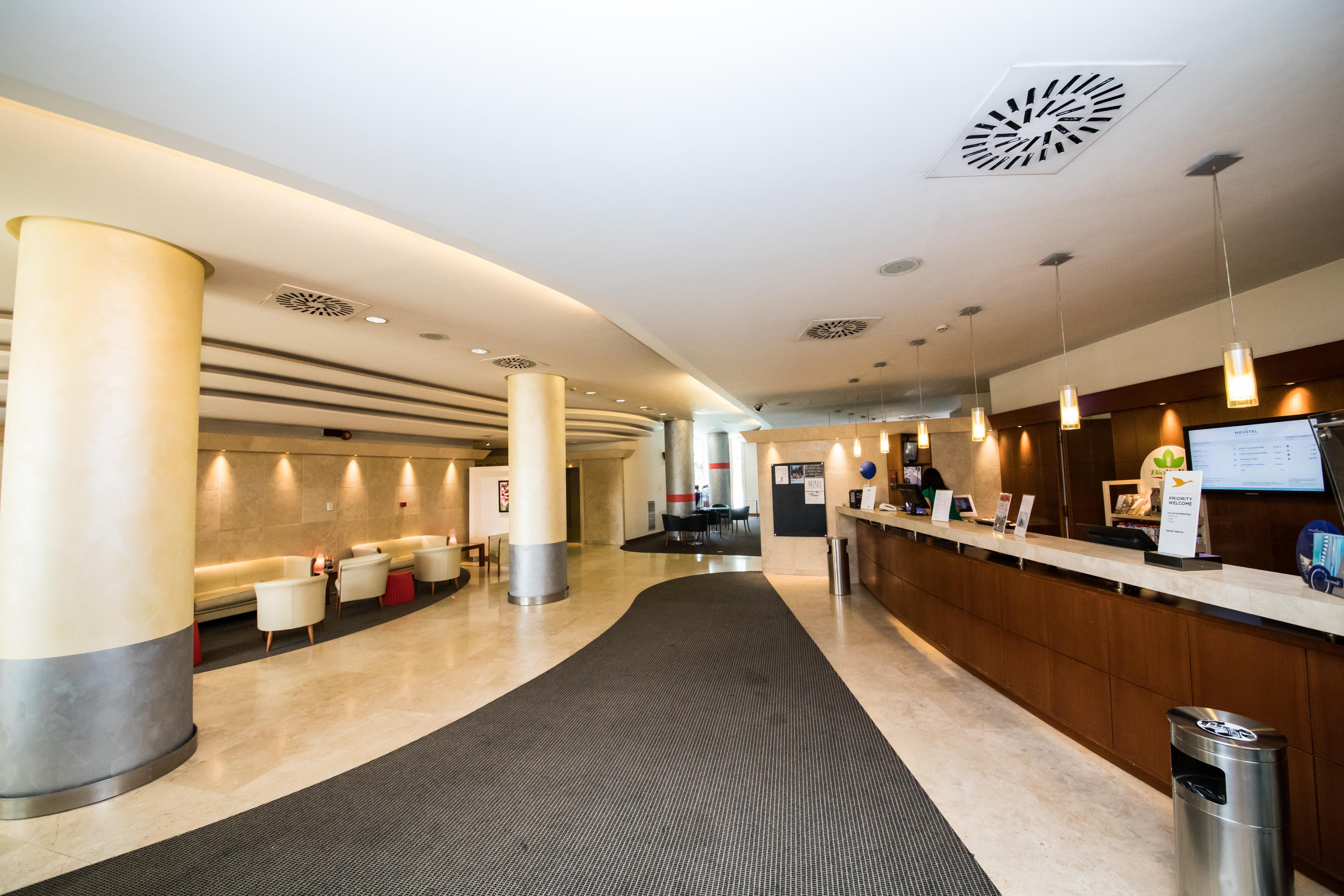 Novotel Roma Est Exterior photo