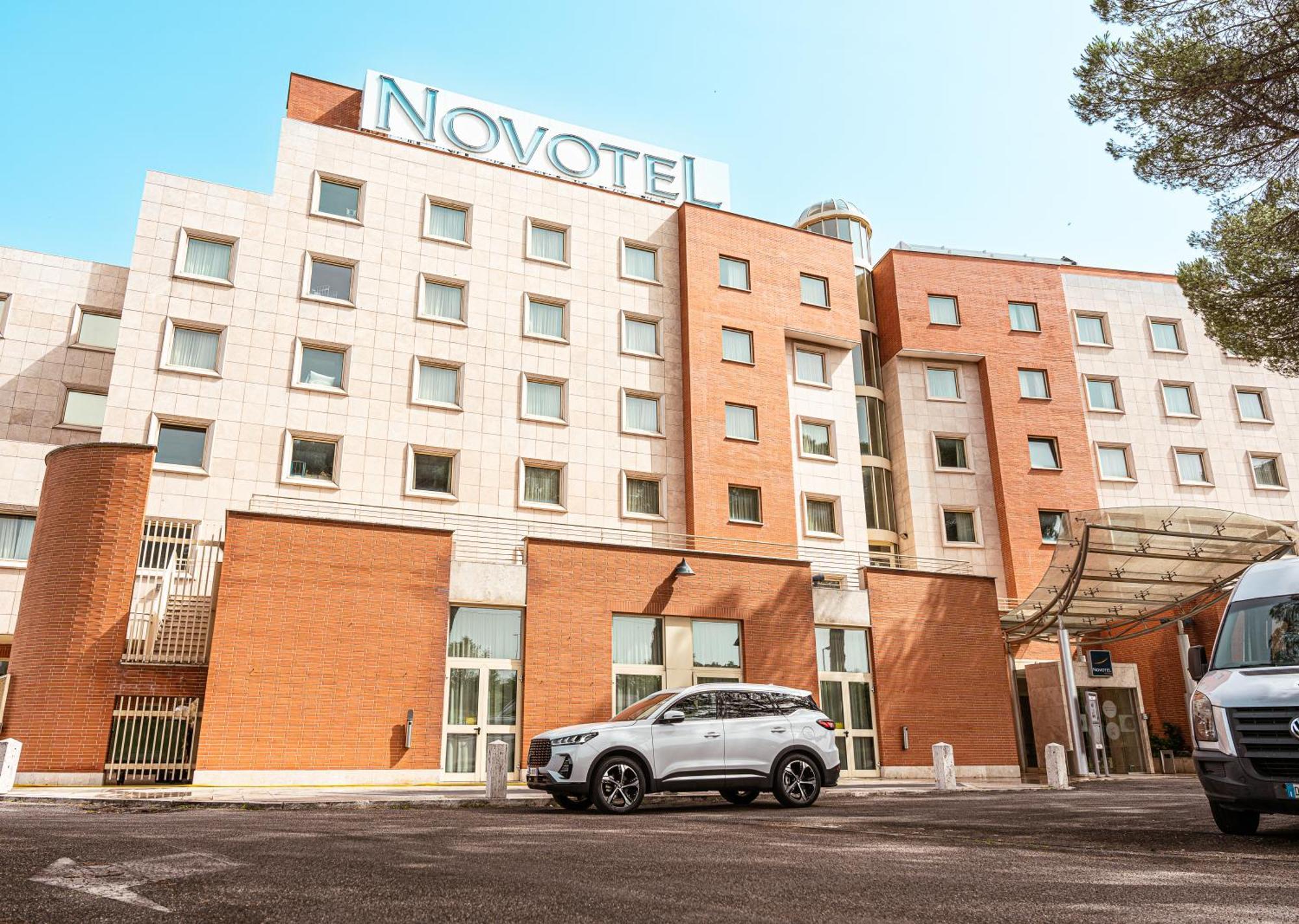 Novotel Roma Est Exterior photo
