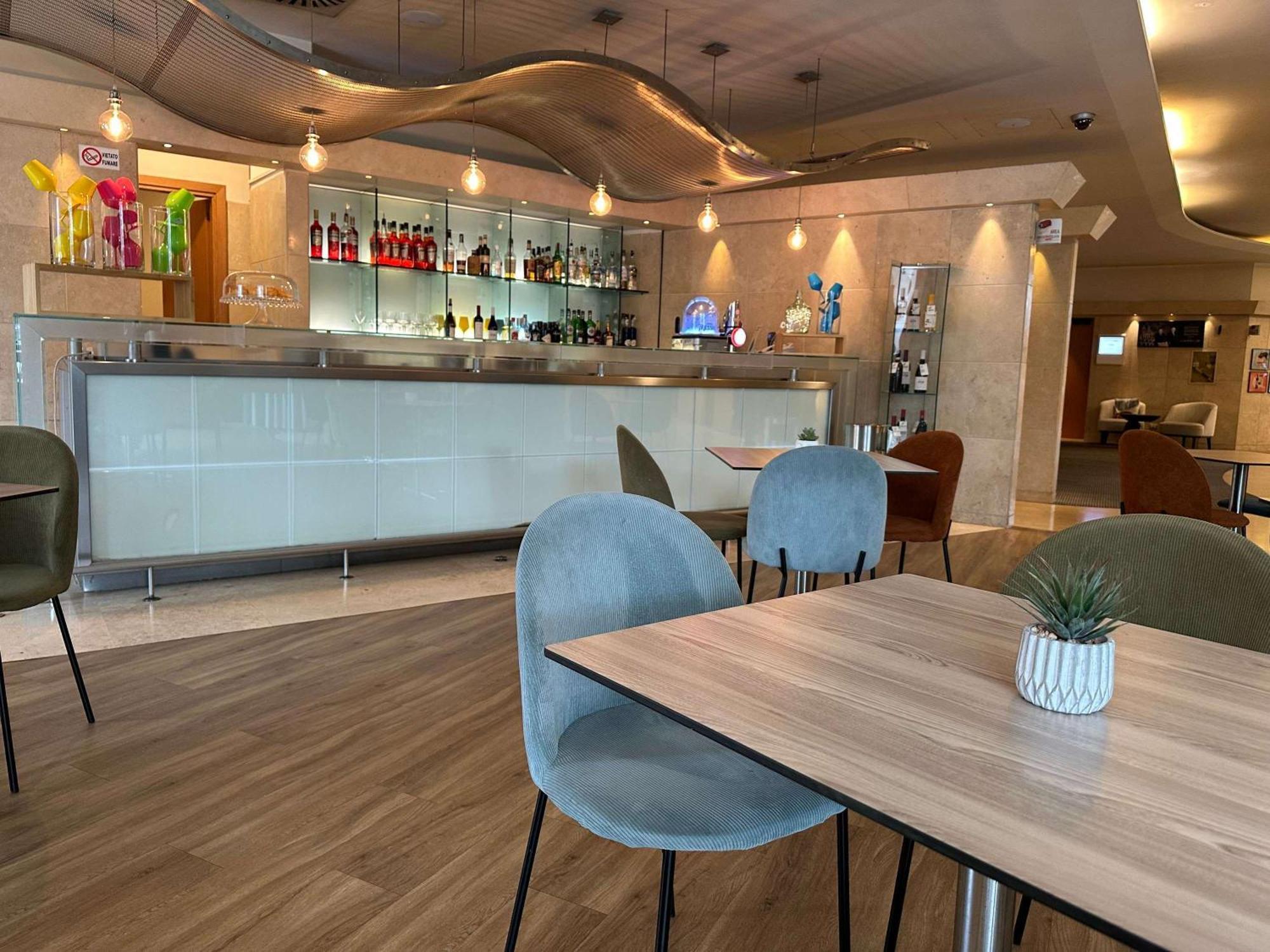 Novotel Roma Est Exterior photo