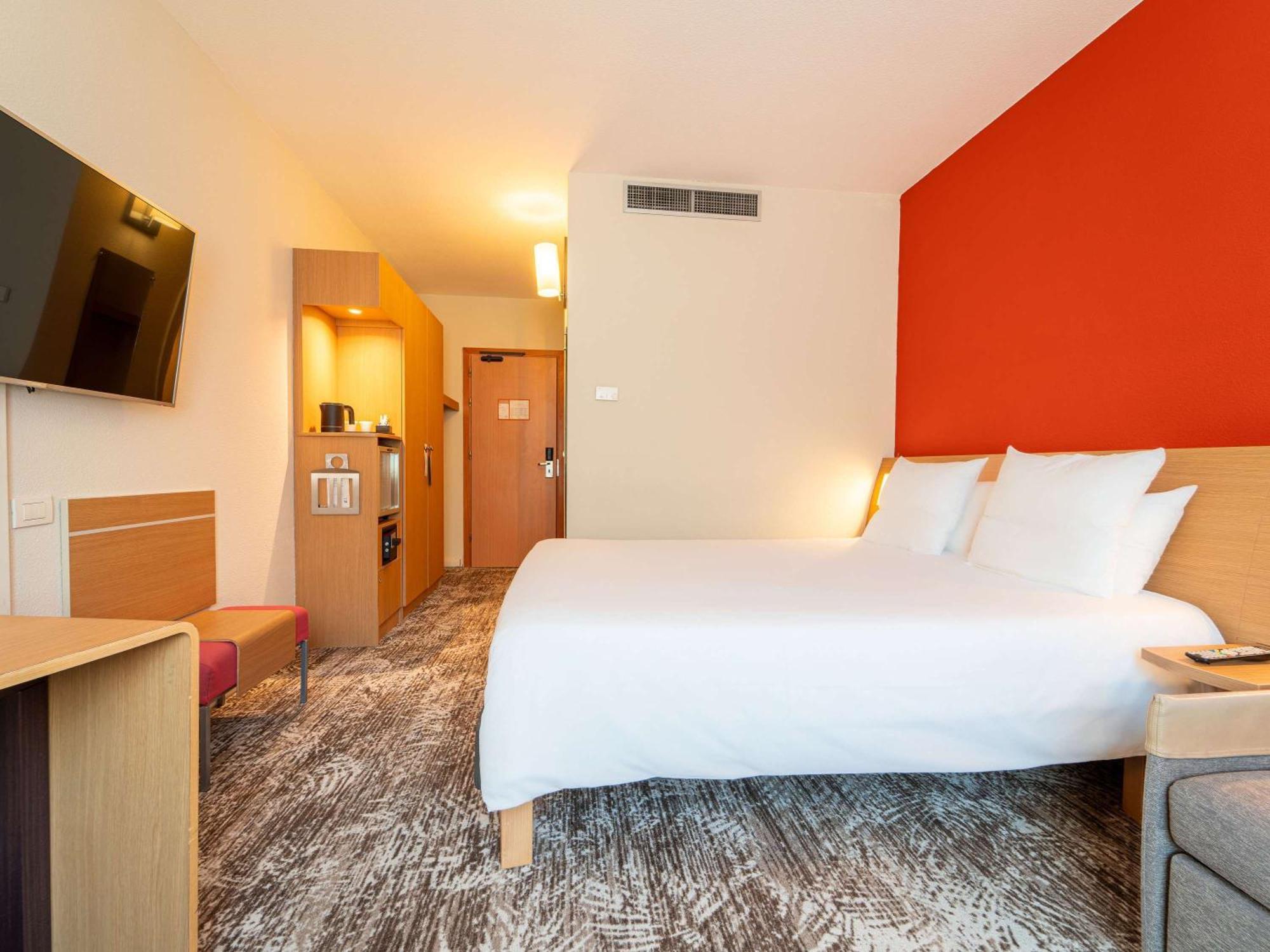 Novotel Roma Est Exterior photo
