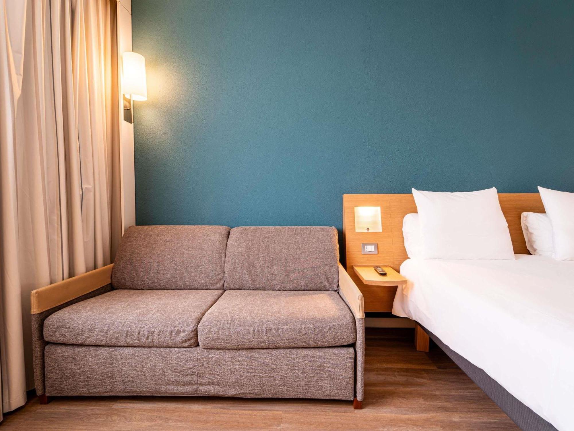 Novotel Roma Est Exterior photo