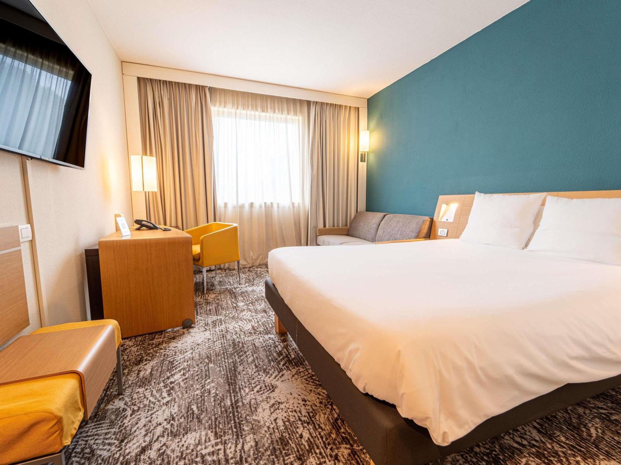 Novotel Roma Est Exterior photo