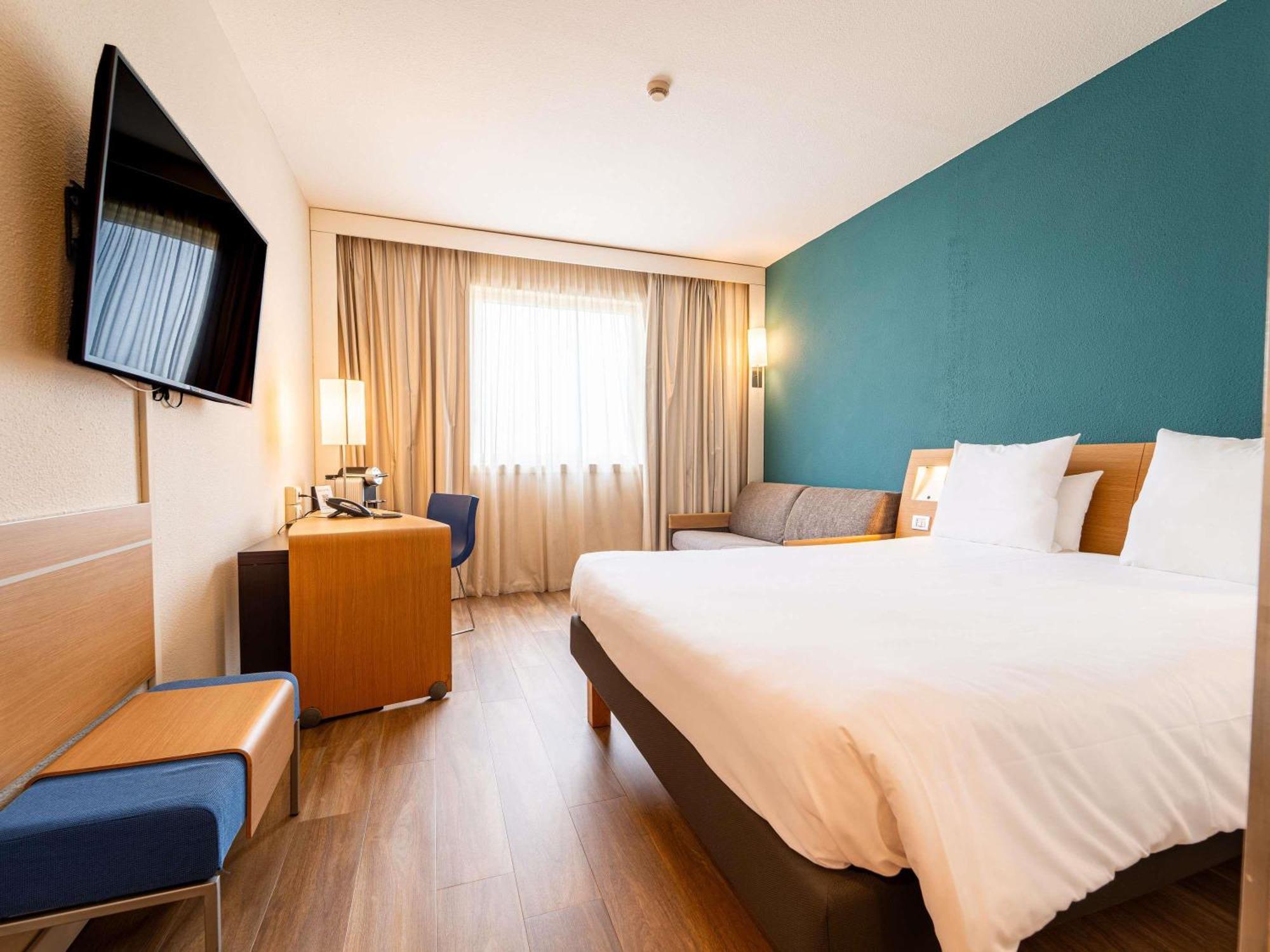 Novotel Roma Est Exterior photo